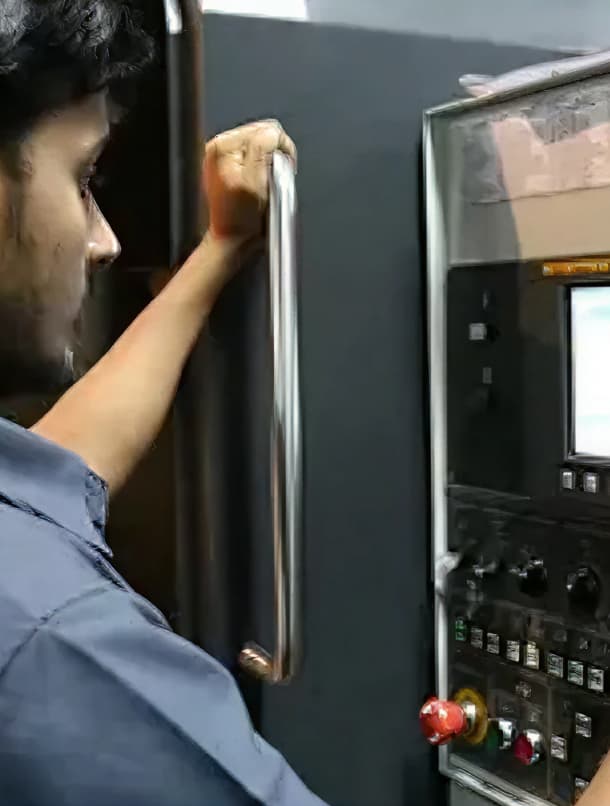 Serviço de eletroerosão industrial para peças metálicas